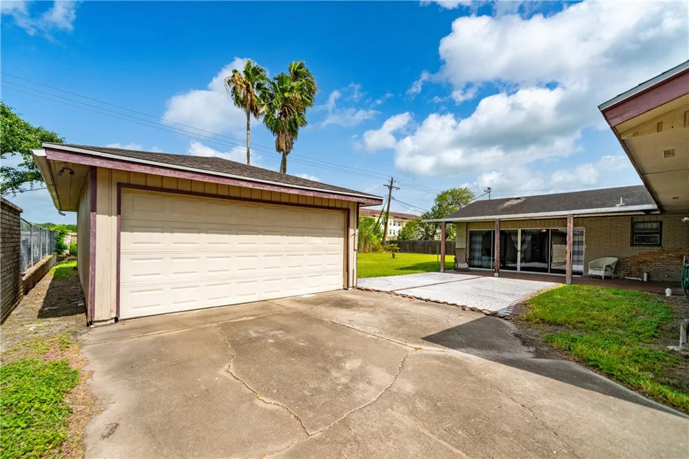 227 Seale Avenue Kingsville, TX 78363