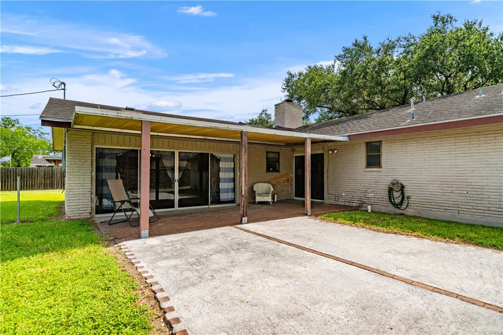 227 Seale Avenue Kingsville, TX 78363
