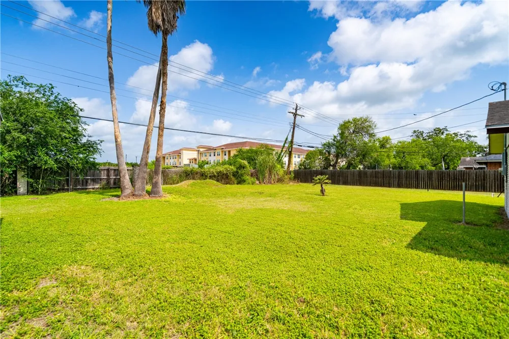 227 Seale Avenue Kingsville, TX 78363