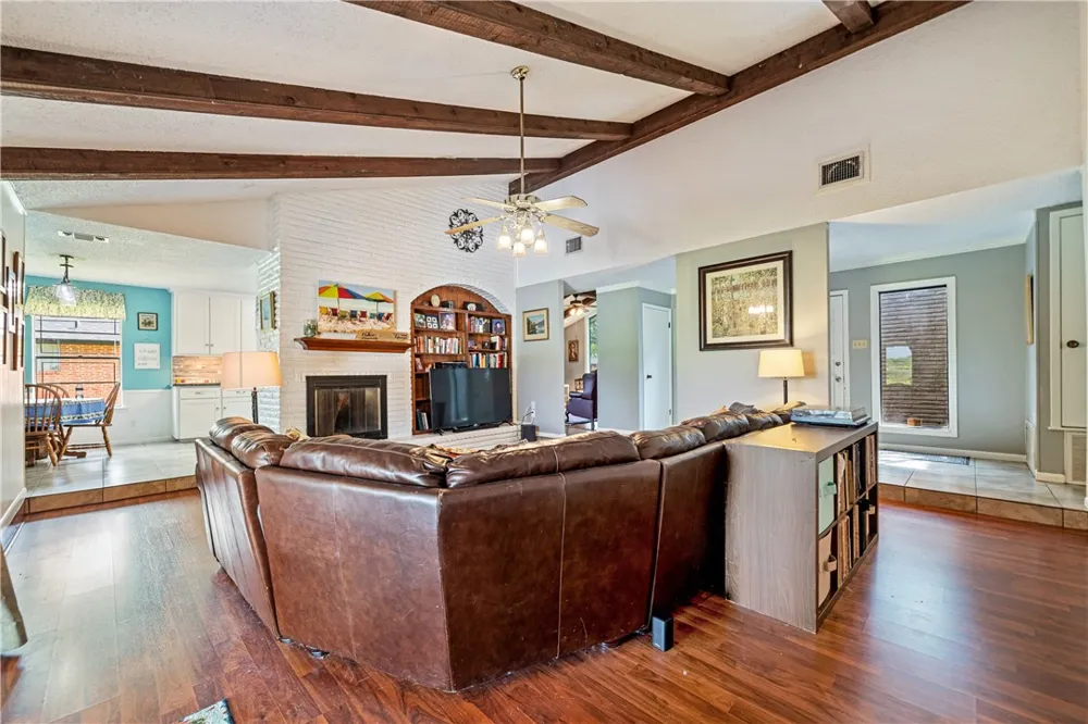 227 Seale Avenue Kingsville, TX 78363