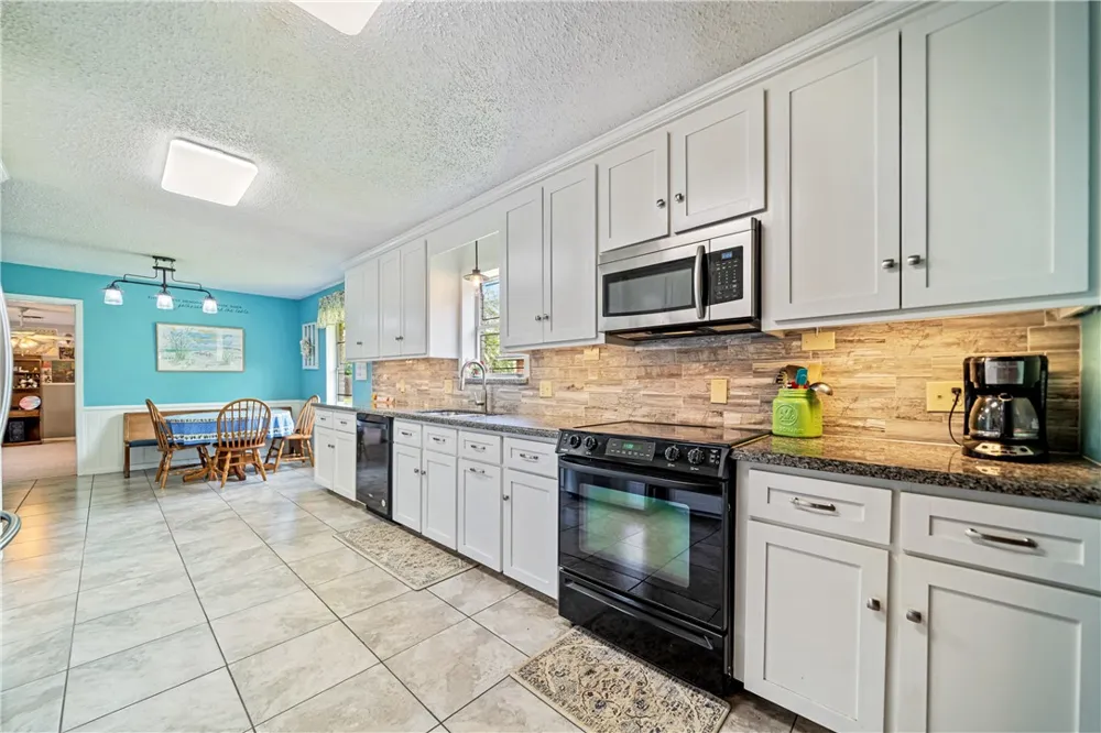227 Seale Avenue Kingsville, TX 78363