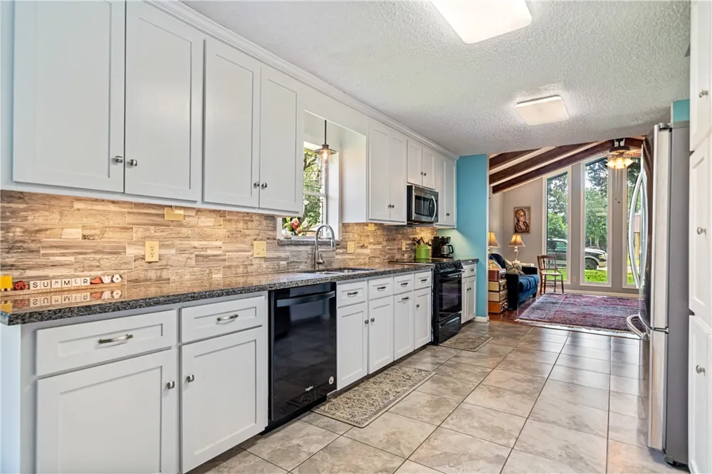 227 Seale Avenue Kingsville, TX 78363