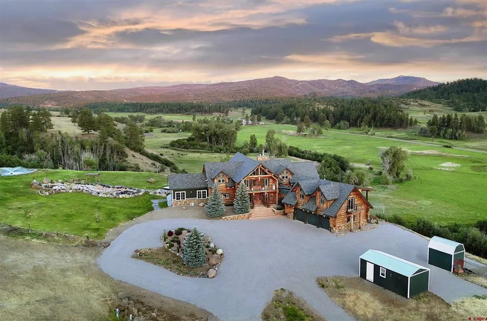 2001 Running Horse Place Chromo, CO 81128