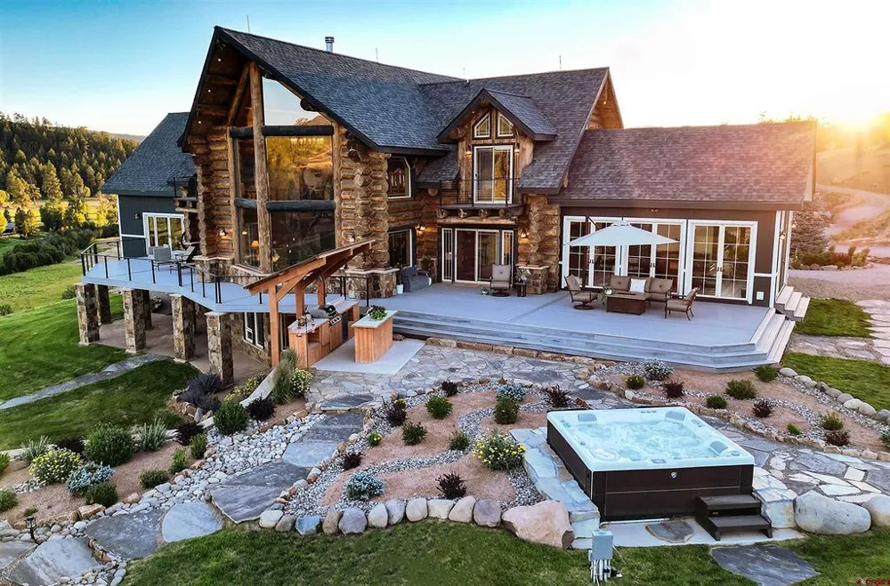 2001 Running Horse Place Chromo, CO 81128