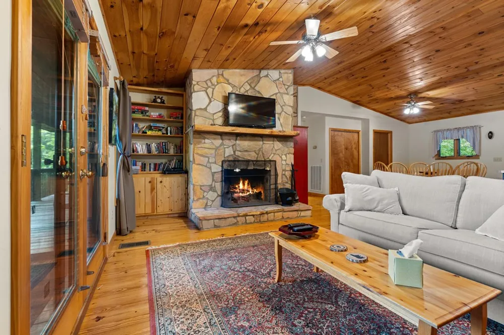 Robbins Rd Franklin, NC 28734