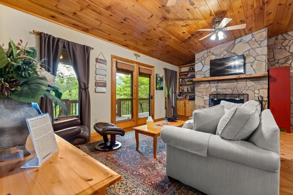 Robbins Rd Franklin, NC 28734
