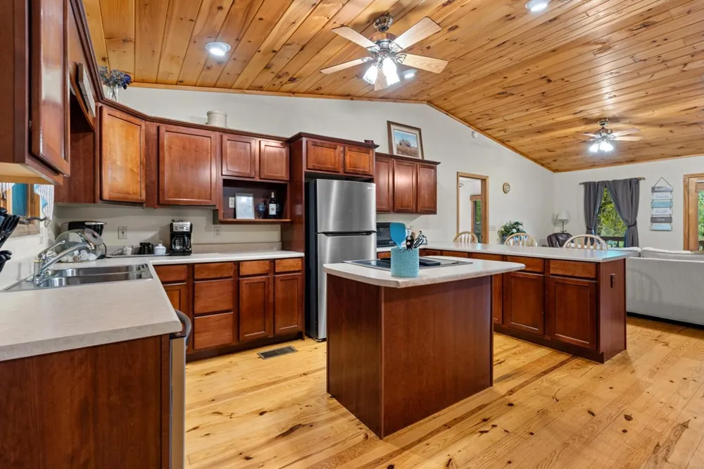 Robbins Rd Franklin, NC 28734