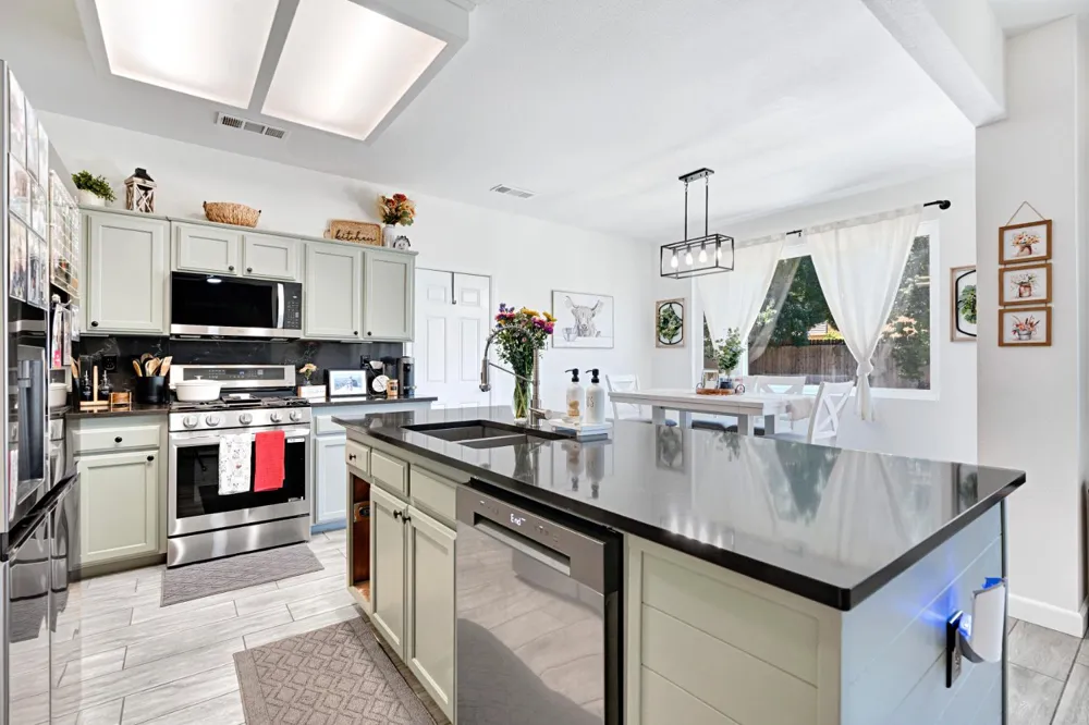 149 Dalton Sanger, CA 93657