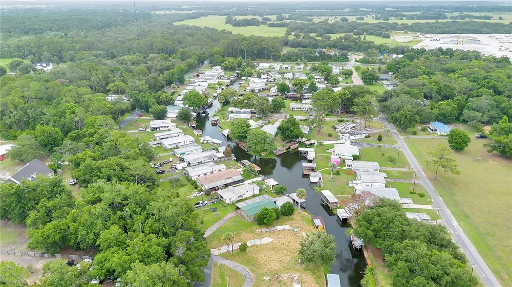 13450 PALM DRIVE Astatula, FL 34705