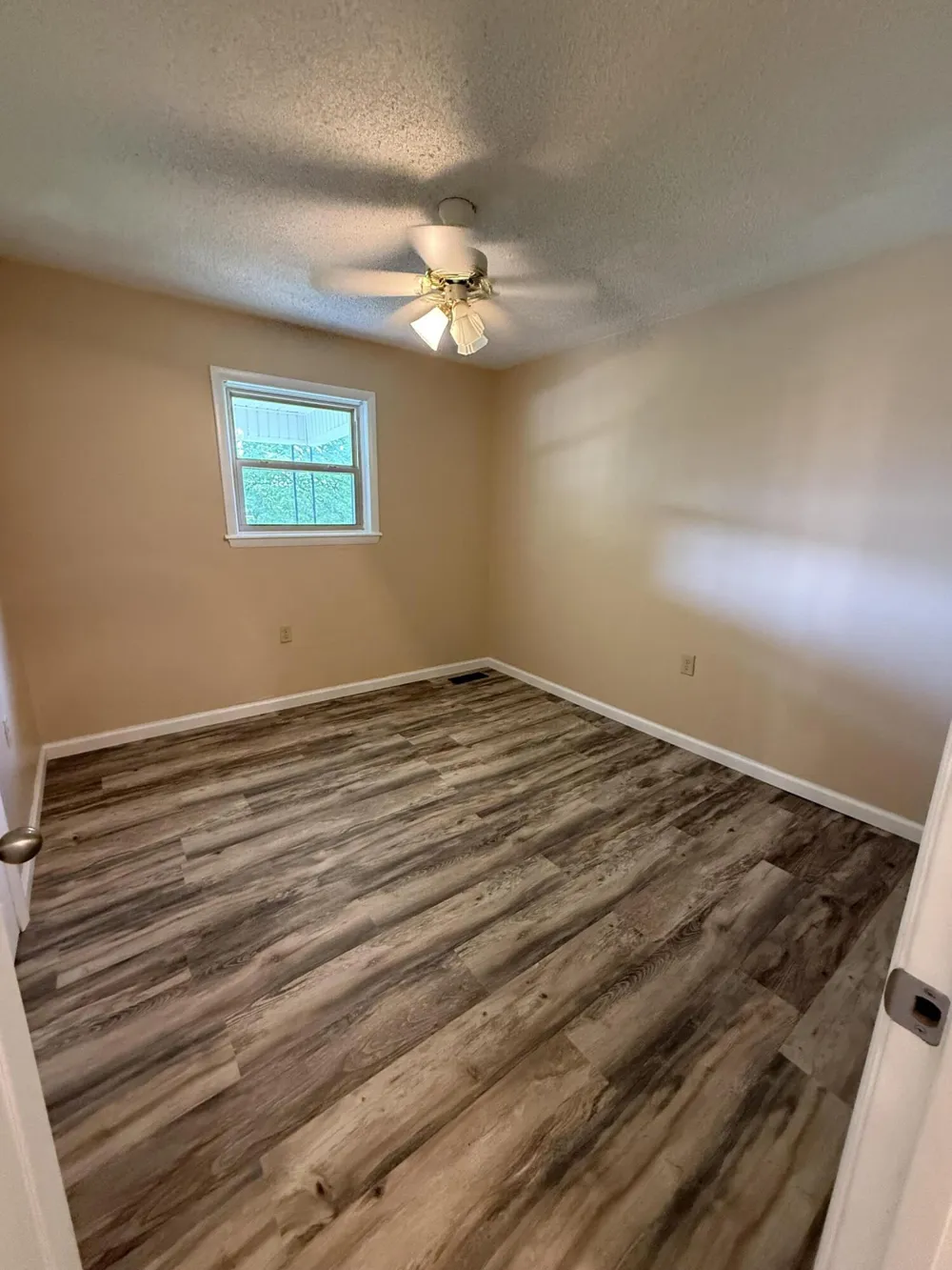 144 Buckshot Lane Pikeville, TN 37367