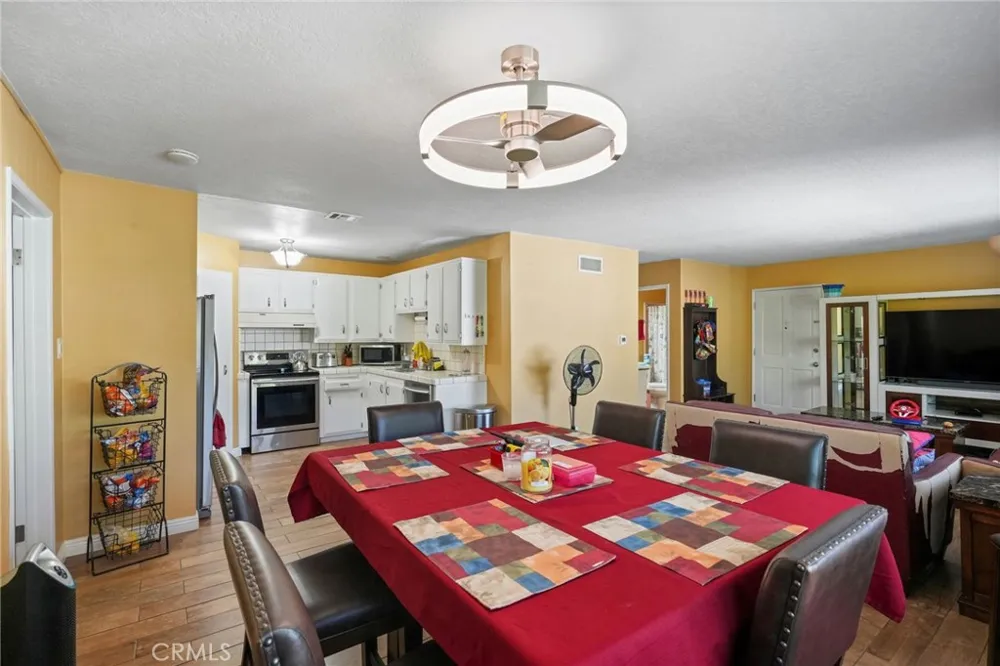 18601 Collins #D30 Tarzana, CA 91356