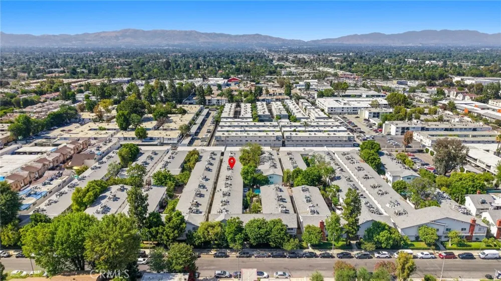 18601 Collins #D30 Tarzana, CA 91356