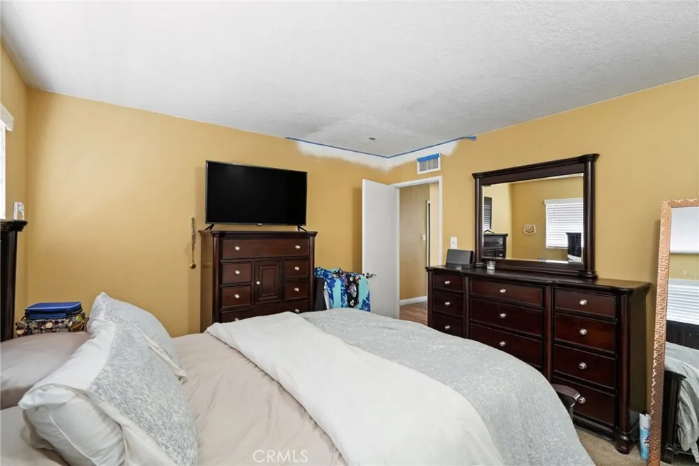 18601 Collins #D30 Tarzana, CA 91356