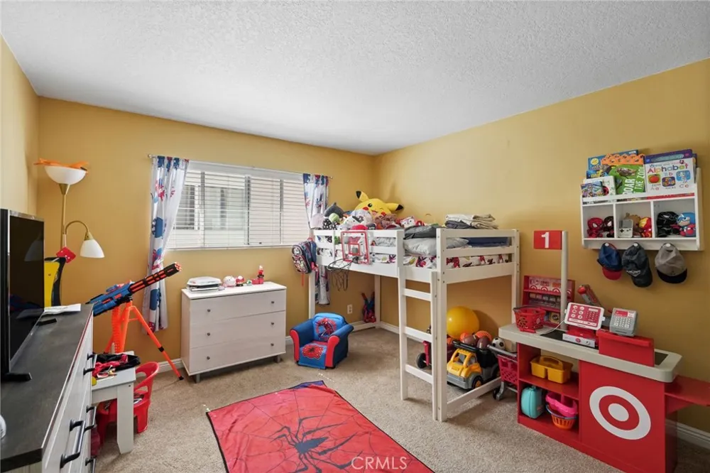 18601 Collins #D30 Tarzana, CA 91356