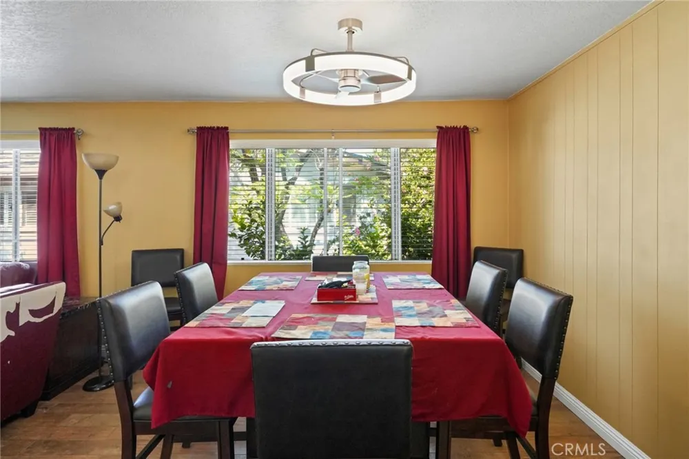 18601 Collins #D30 Tarzana, CA 91356