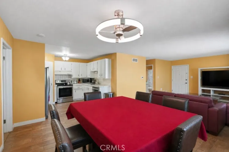 18601 Collins #D30 Tarzana, CA 91356