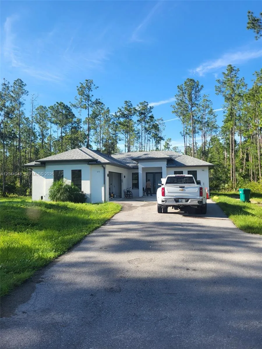 4276 12th Avenue Naples, FL 34120