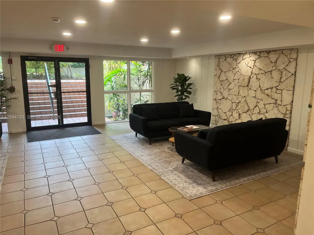 1205 Mariposa Ave #212 Coral Gables, FL 33146