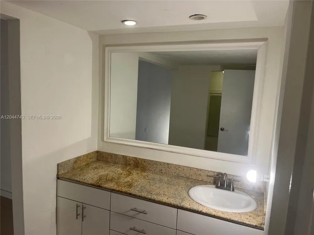 1205 Mariposa Ave #212 Coral Gables, FL 33146