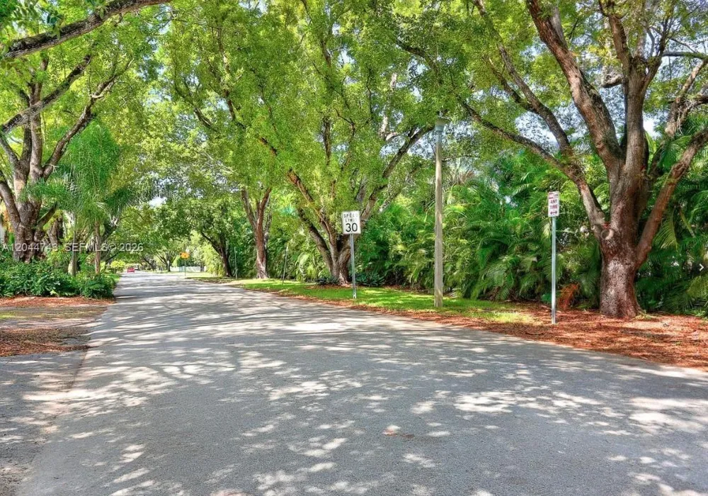 1205 Mariposa Ave #212 Coral Gables, FL 33146