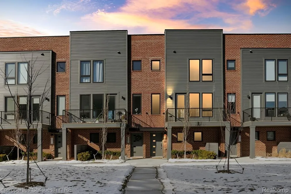 1507 W Fisher Freeway Detroit City, MI 48216
