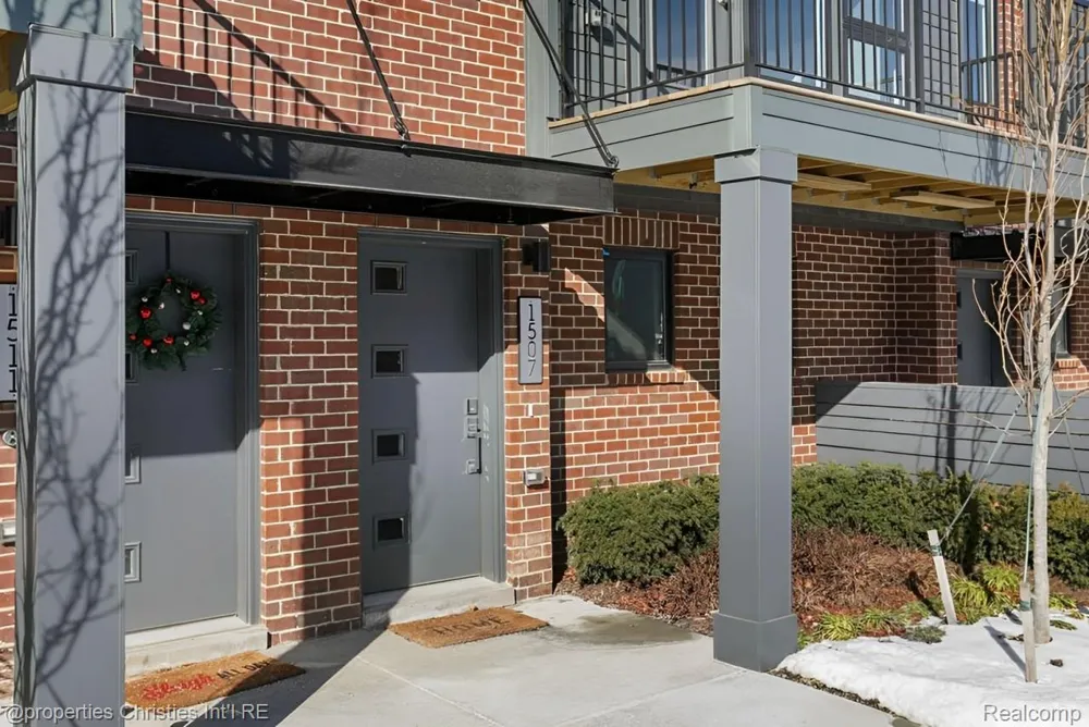 1507 W Fisher Freeway Detroit City, MI 48216