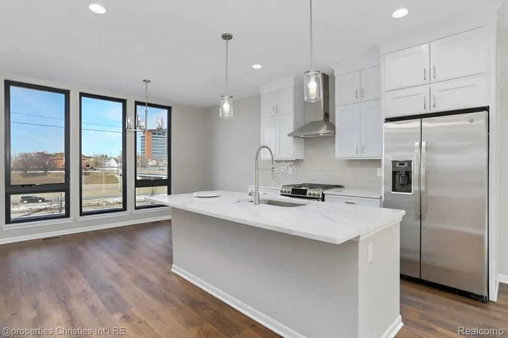 1507 W Fisher Freeway Detroit City, MI 48216