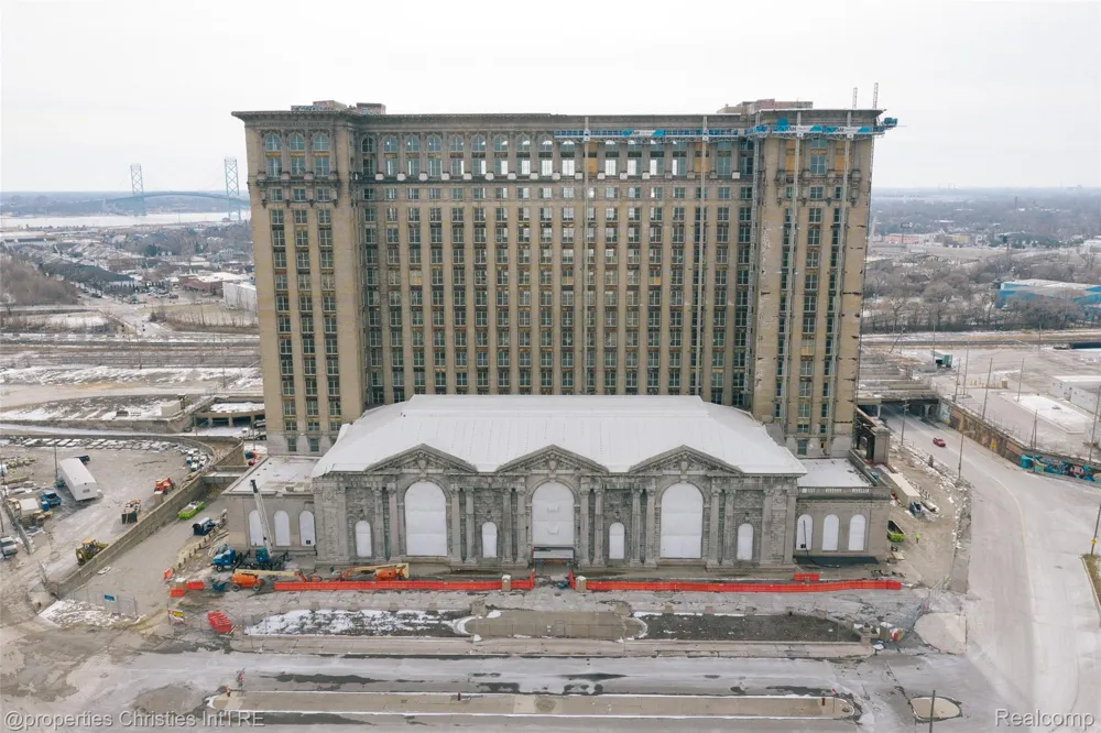 1507 W Fisher Freeway Detroit City, MI 48216