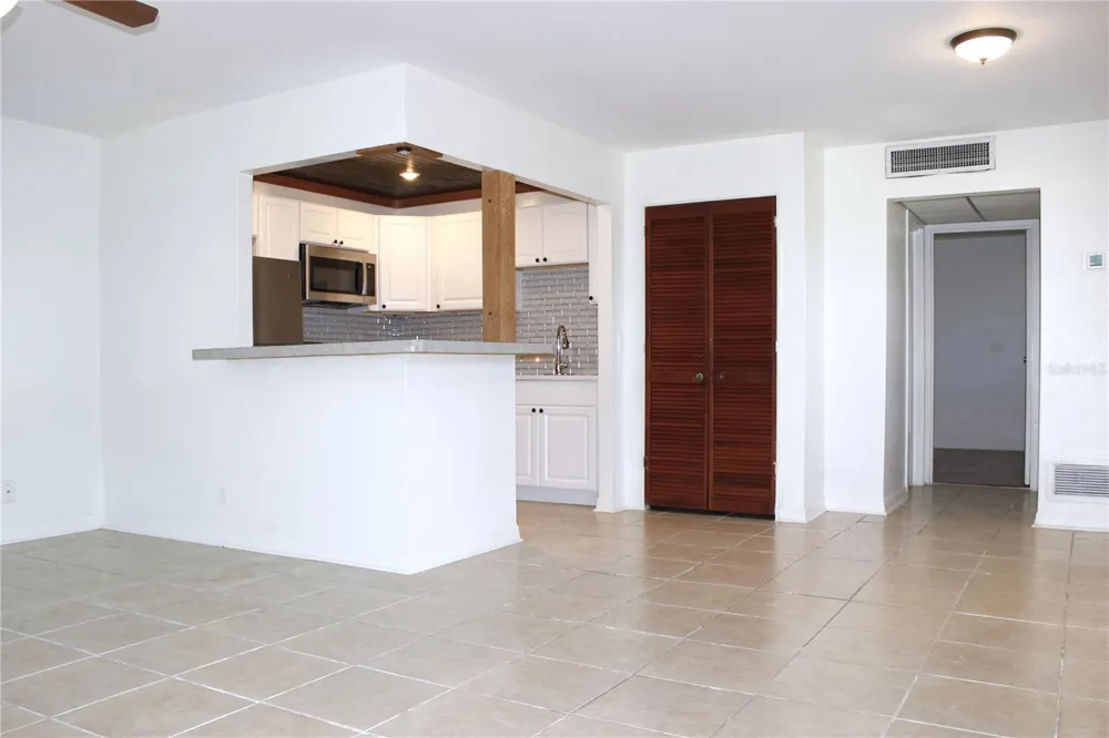 101 CAMBRIDGE TRAIL #194 Sun City Center, FL 33573