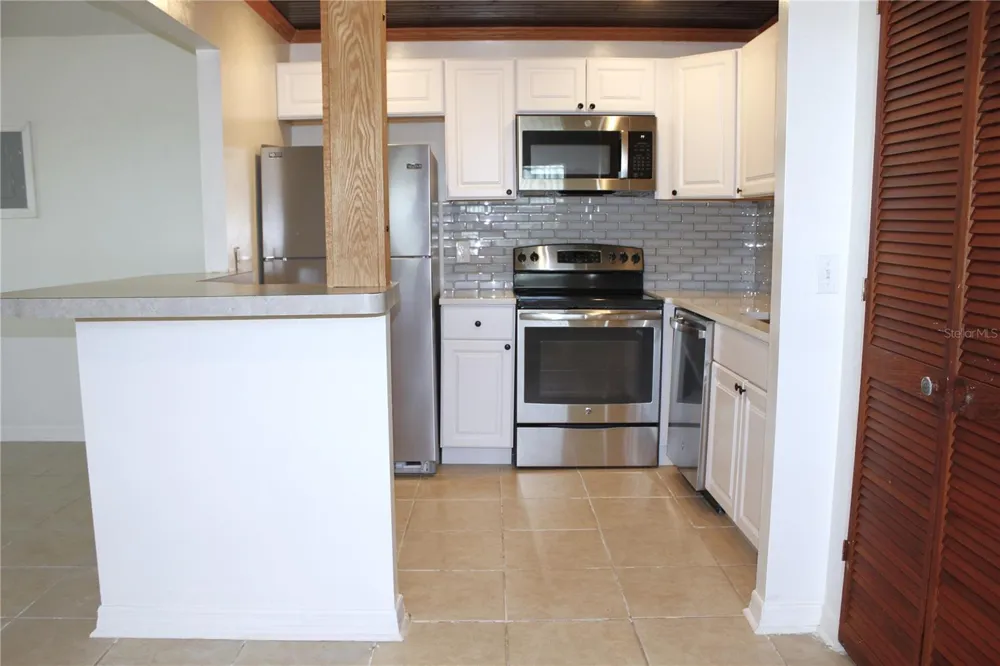101 CAMBRIDGE TRAIL #194 Sun City Center, FL 33573