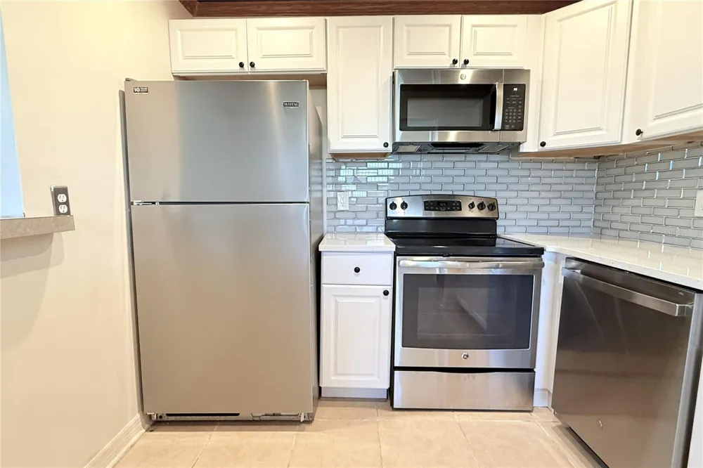 101 CAMBRIDGE TRAIL #194 Sun City Center, FL 33573