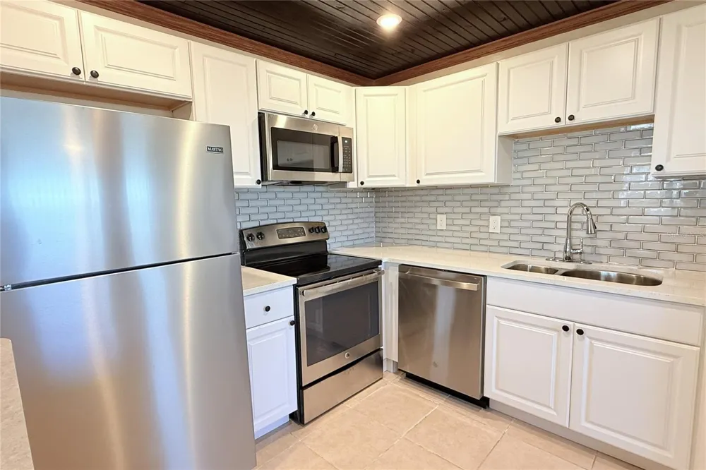 101 CAMBRIDGE TRAIL #194 Sun City Center, FL 33573