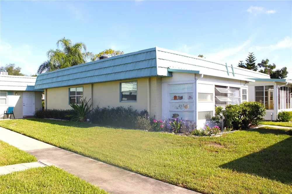 101 CAMBRIDGE TRAIL #194 Sun City Center, FL 33573