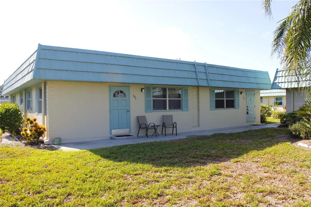 101 CAMBRIDGE TRAIL #194 Sun City Center, FL 33573