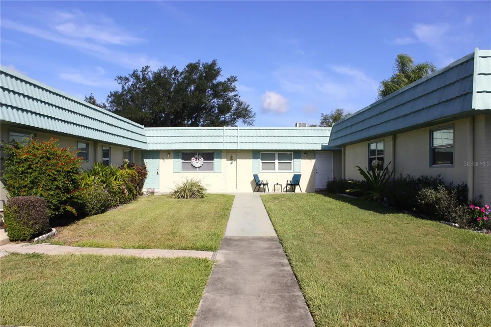 101 CAMBRIDGE TRAIL #194 Sun City Center, FL 33573