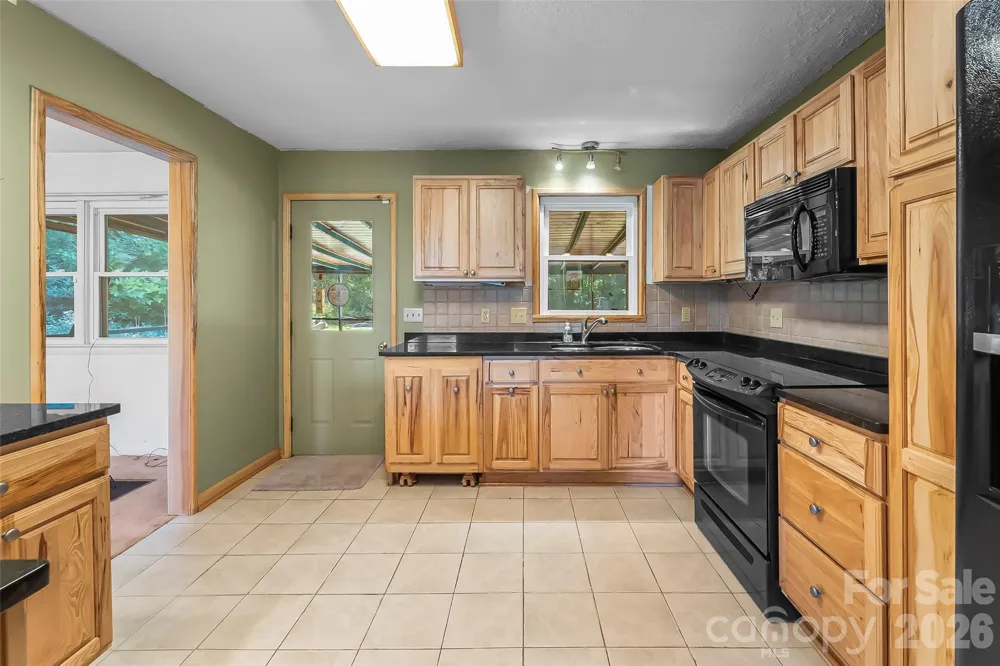 32 Swanns View Drive Marion, NC 28752