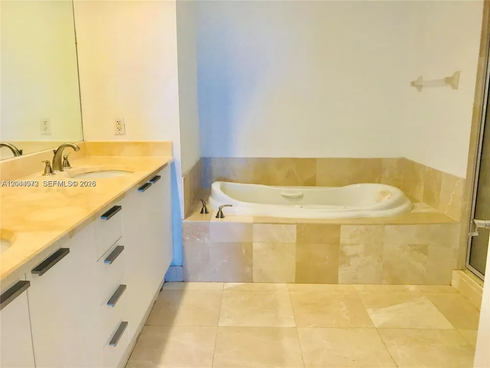 15051 Royal Oaks Ln #1903 North Miami, FL 33181