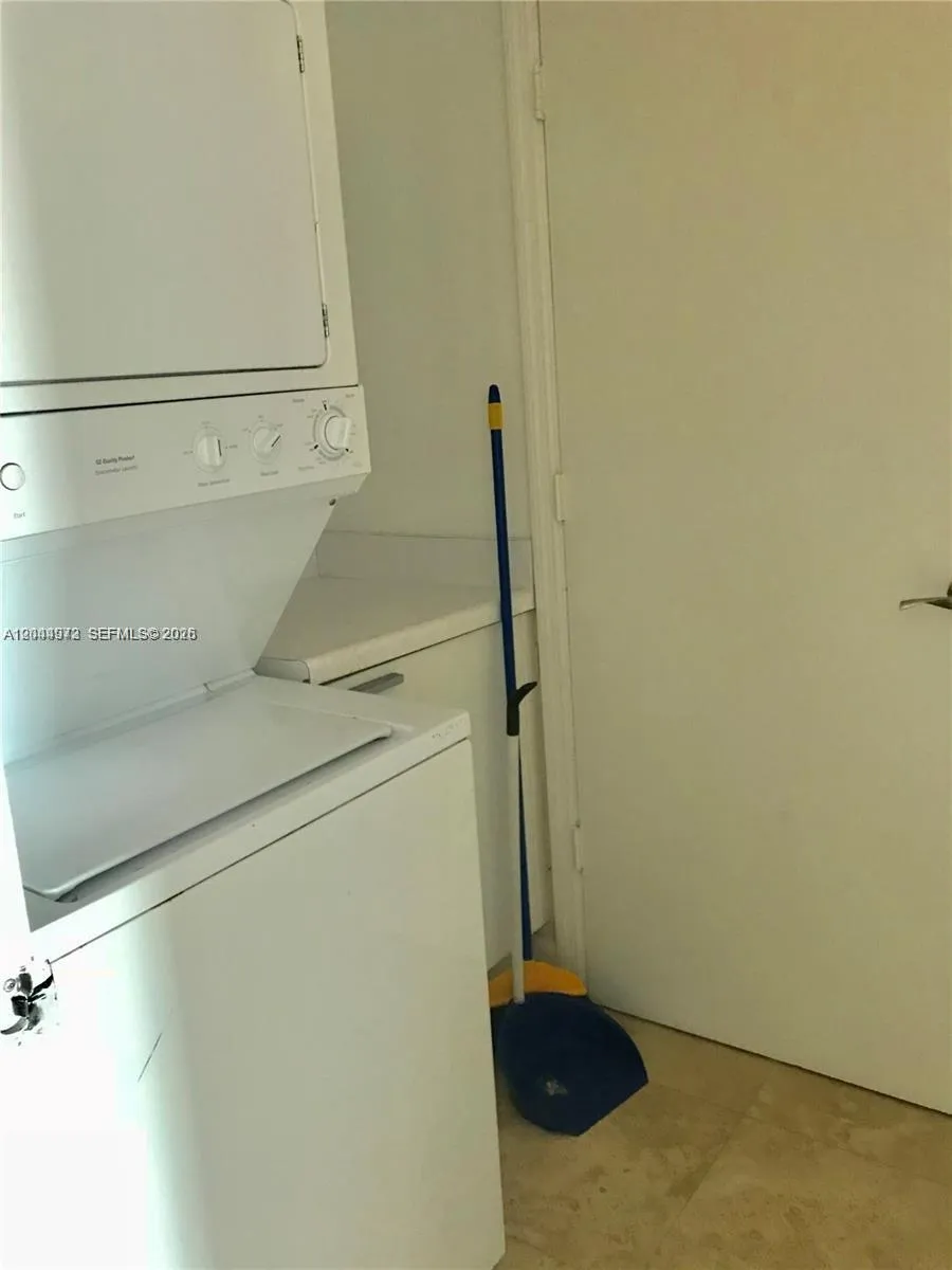 15051 Royal Oaks Ln #1903 North Miami, FL 33181