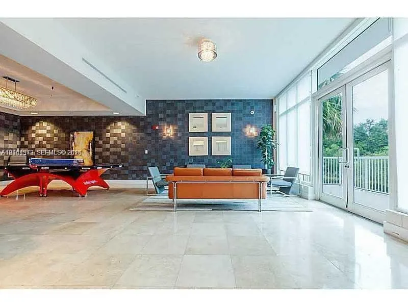 15051 Royal Oaks Ln #1903 North Miami, FL 33181