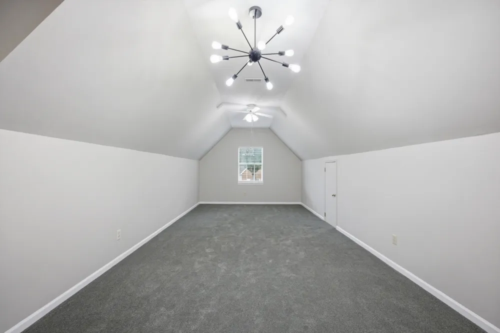 9608 Imperial Drive Ooltewah, TN 37363