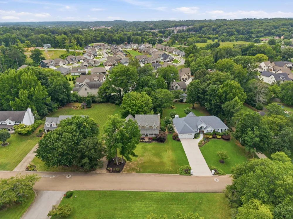 9608 Imperial Drive Ooltewah, TN 37363