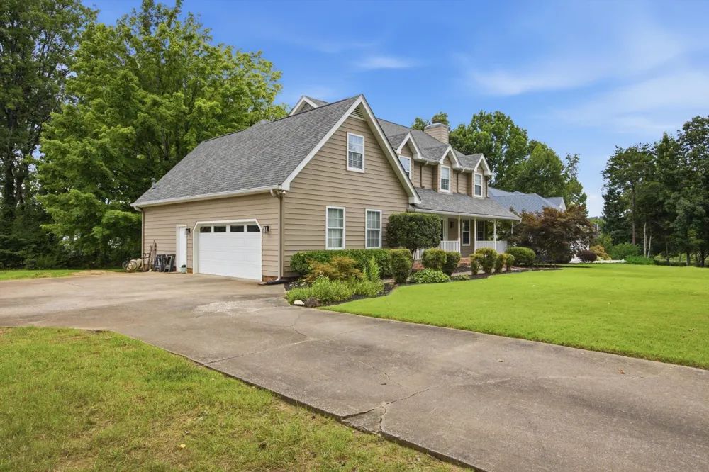 9608 Imperial Drive Ooltewah, TN 37363