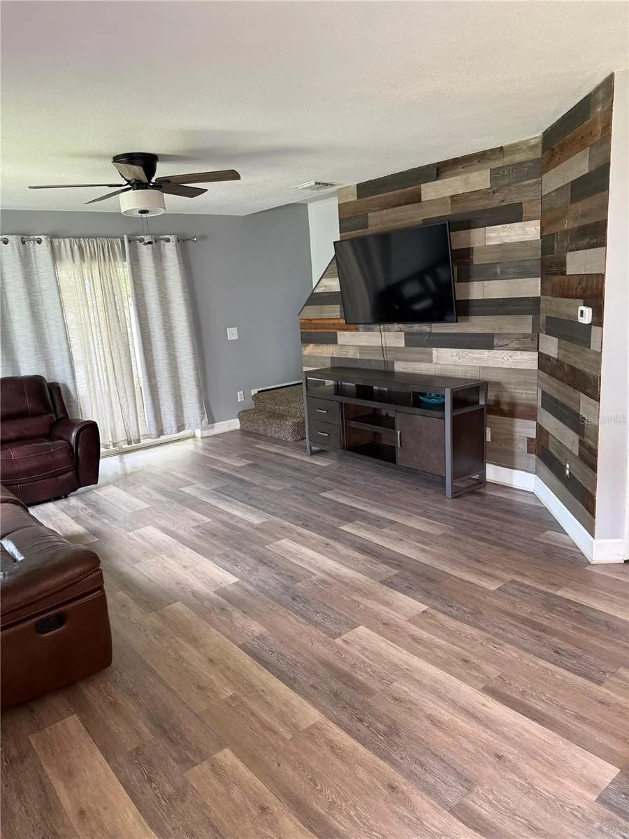 2235 FLUORSHIRE DRIVE Brandon, FL 33511