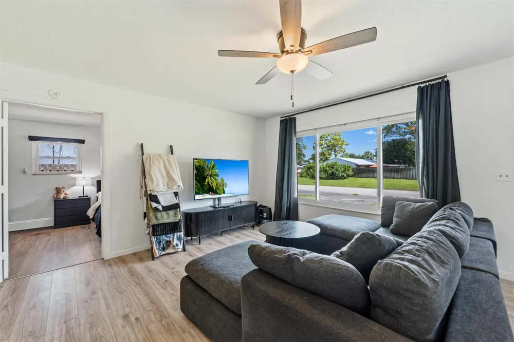 745 21st Street SW Vero Beach, FL 32960