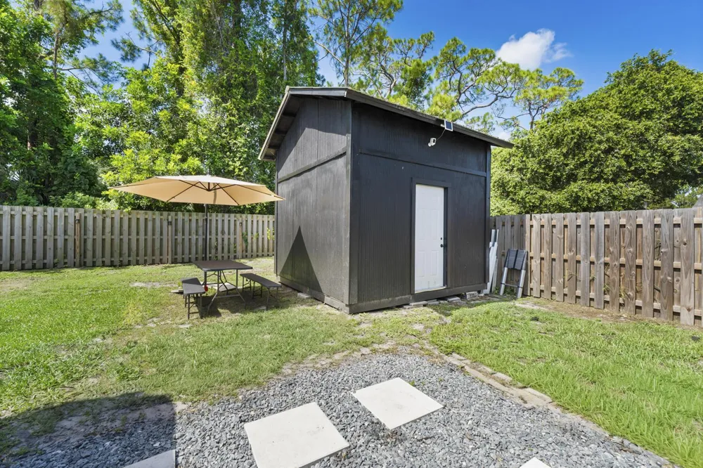 745 21st Street SW Vero Beach, FL 32960
