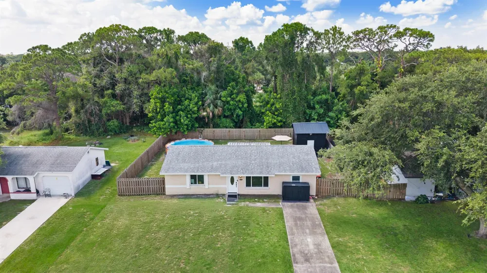 745 21st Street SW Vero Beach, FL 32960