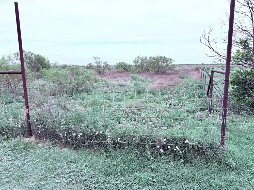 1809 Crowell Highway Quanah, TX 79252