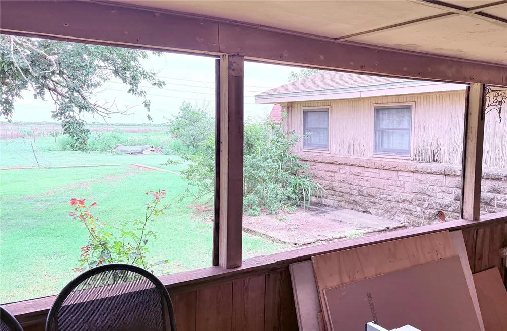 1809 Crowell Highway Quanah, TX 79252
