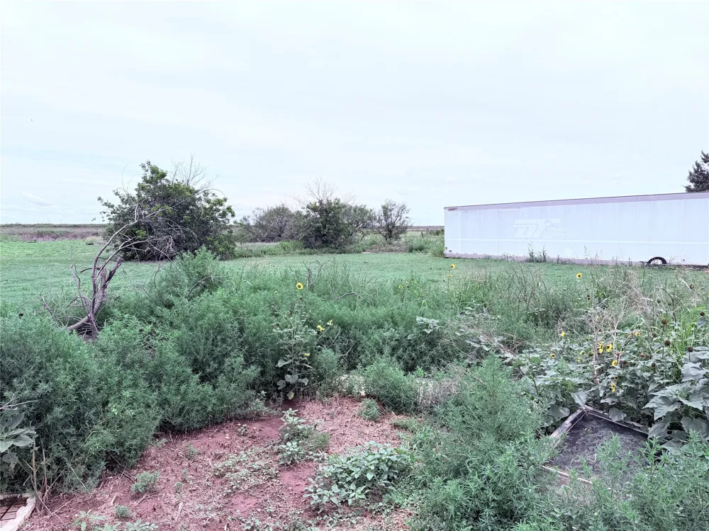 1809 Crowell Highway Quanah, TX 79252