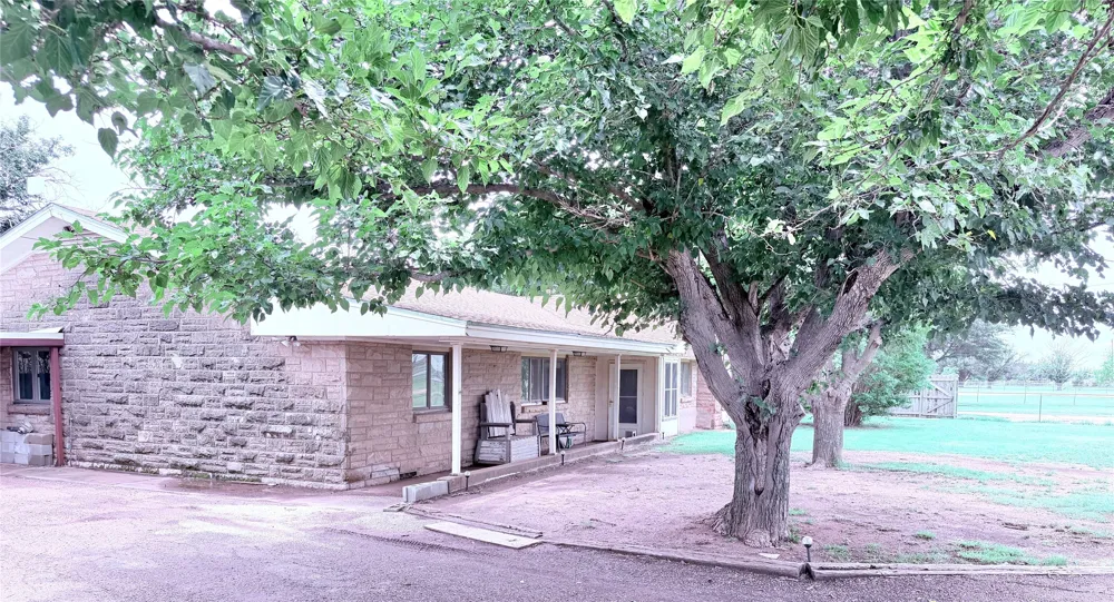 1809 Crowell Highway Quanah, TX 79252